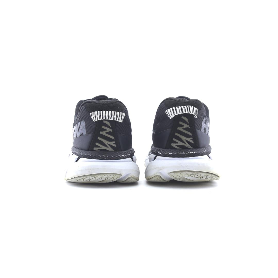 HOKA ONE ONE CLIFTON 6